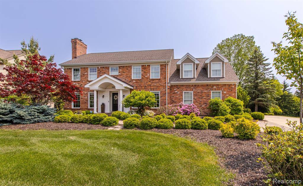 1842 GRAYSLAKE Drive, Rochester Hills, MI 48306