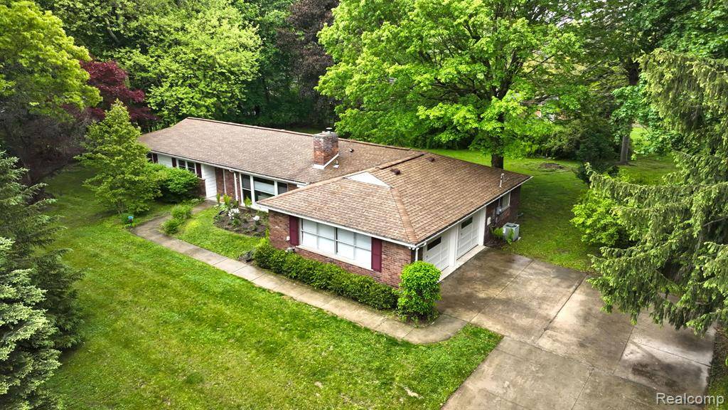 2763 W Avon Road, Rochester Hills, MI 48309