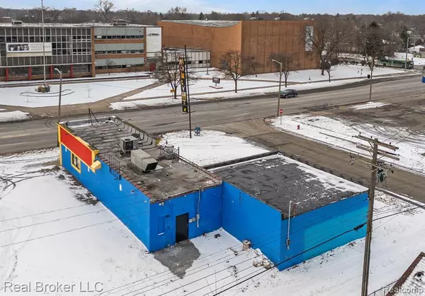 Detroit, MI 48205,11811 E 7 MILE Road