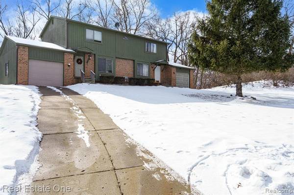 223 SUMMIT Ridge, White Lake Twp, MI 48386