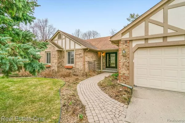 16161 WEATHERFIELD Drive,  Northville Twp,  MI 48168