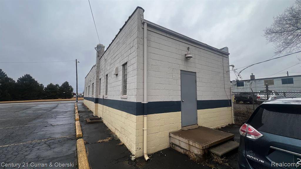 Dearborn, MI 48120,10531 WREN Street