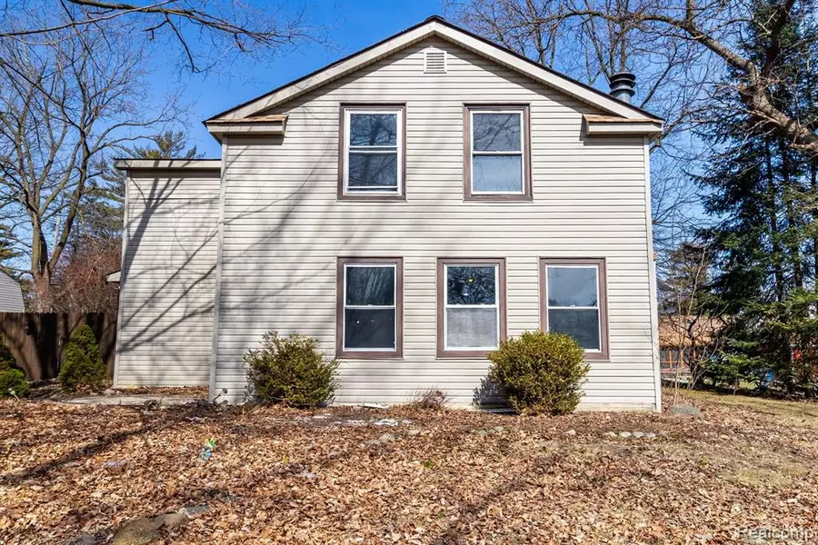 716 COMMERCIAL Street, Commerce Twp, MI 48382