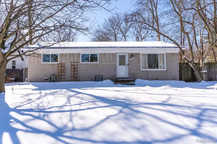 27619 SHIAWASSEE Road, Farmington Hills, MI 48336