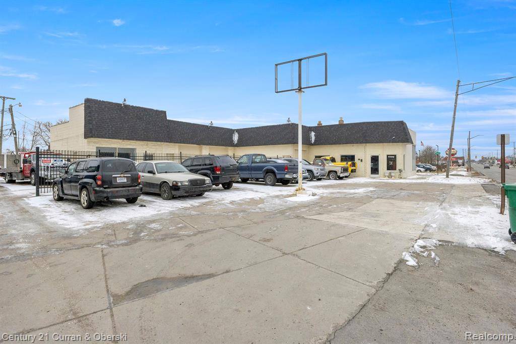 17310 E 9 MILE Road, Eastpointe, MI 48021