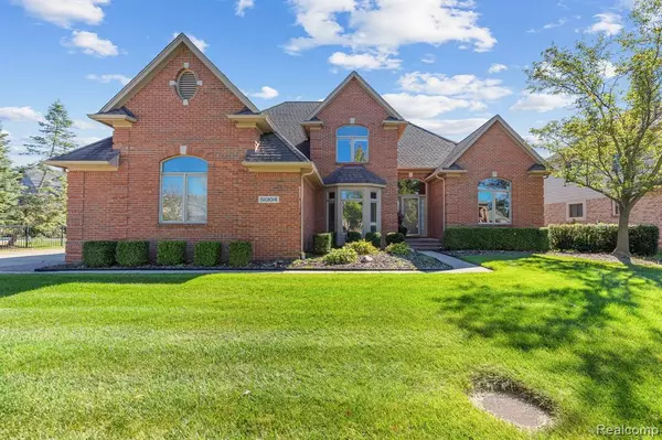 51304 SHADYWOOD Drive, Macomb Twp, MI 48042