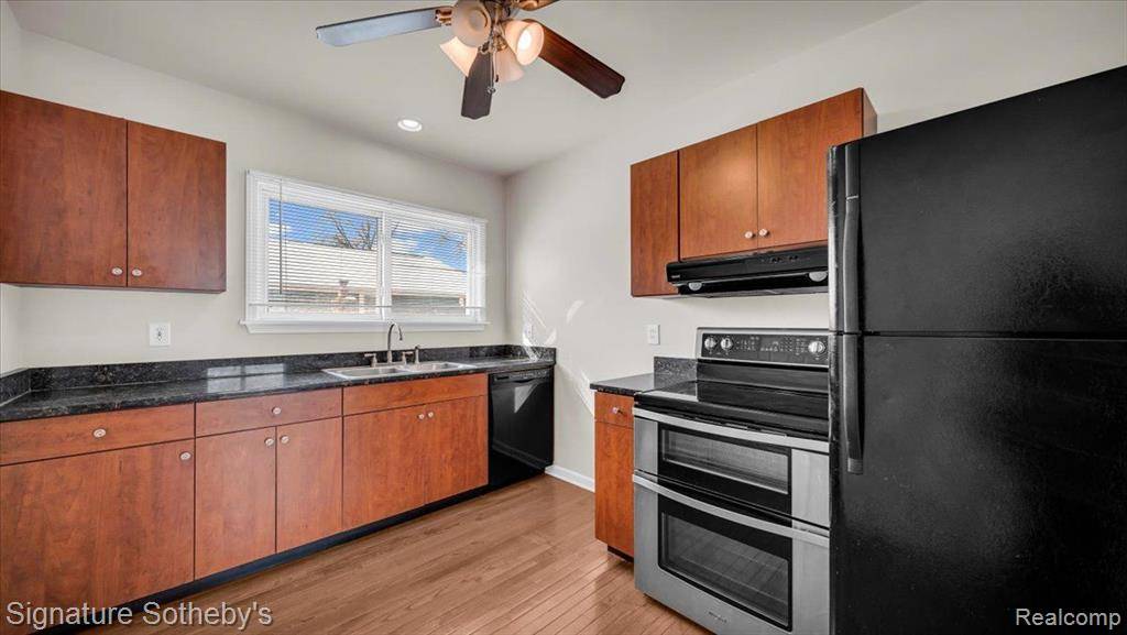 Birmingham, MI 48009,1407 E 14 Mile Rd Unit #2