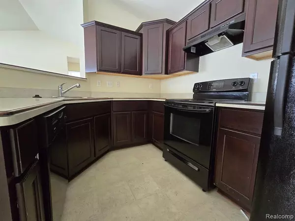 Brownstown Twp, MI 48183,27341 HIDDEN OAKS Drive