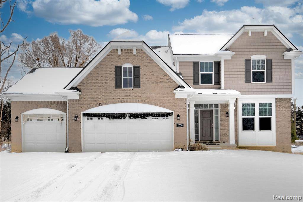 2030 EMERALD Lane, Wixom, MI 48393