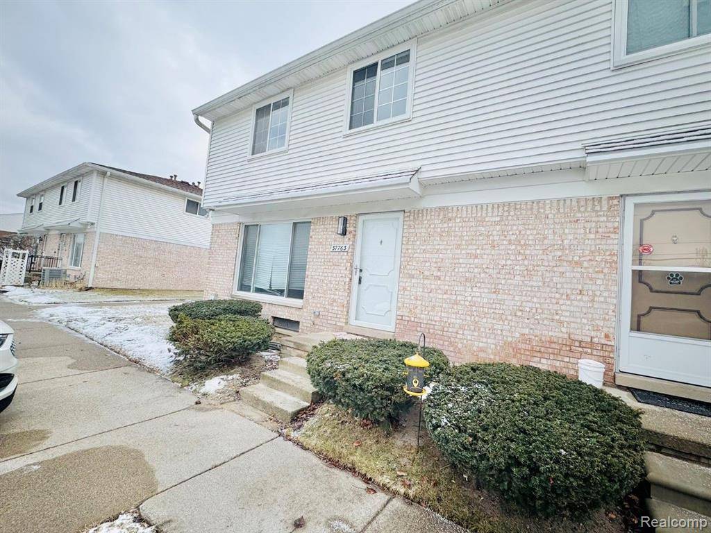 37763 COLONIAL Drive,  Westland,  MI 48185