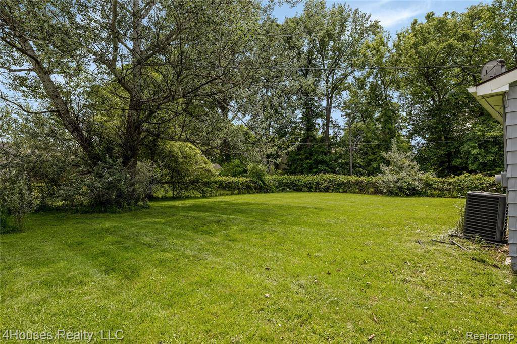 Romulus, MI 48174,6291 EDMUND Street