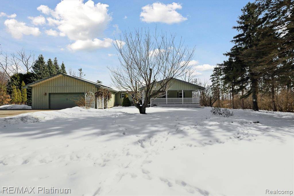 6140 OWOSSO Road, Cohoctah Twp, MI 48836