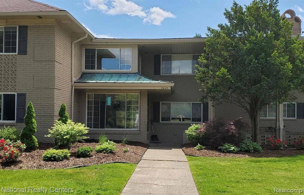 2245 S WALTON Boulevard Unit 58, Rochester Hills, MI 48309