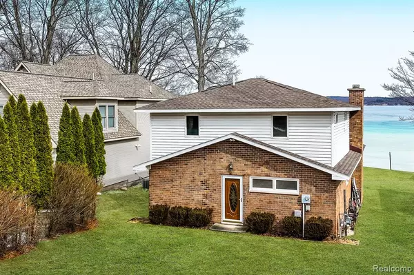 Milton Twp, MI 49676,11375 SW Torch Lake Drive