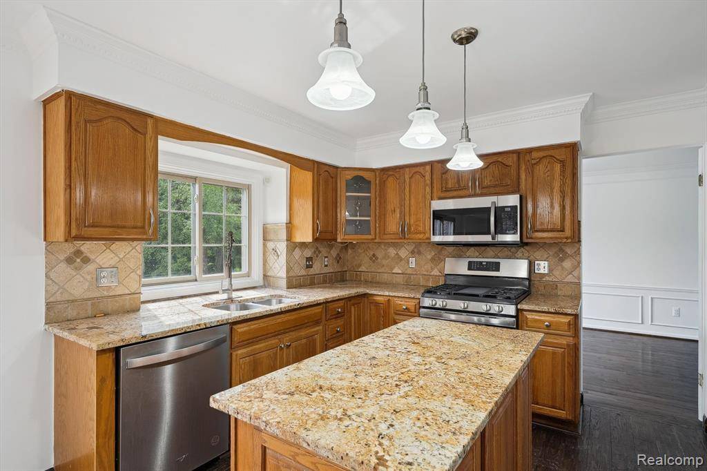 West Bloomfield Twp, MI 48324,1869 MIDCHESTER Drive