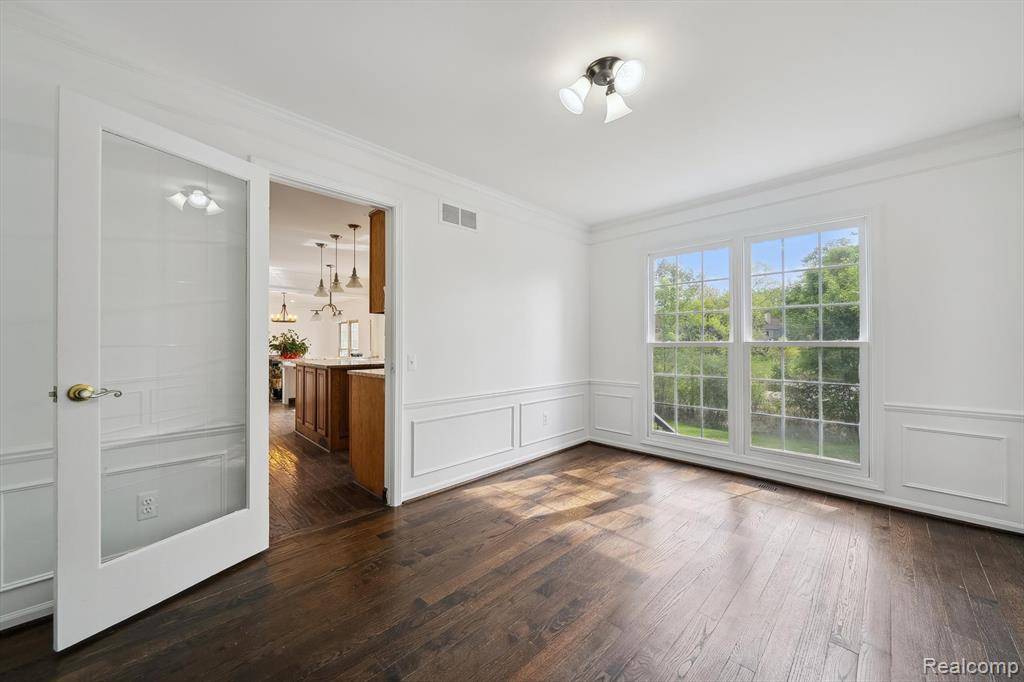 West Bloomfield Twp, MI 48324,1869 MIDCHESTER Drive