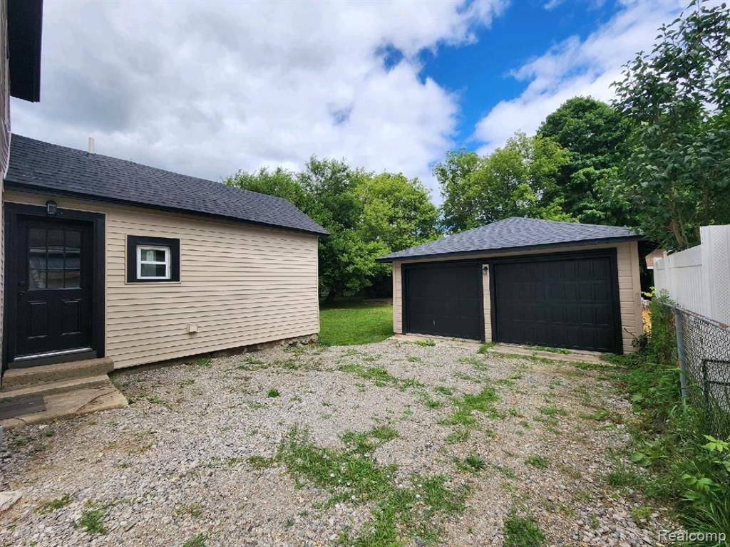 Howell, MI 48843,609 FLEMING Street