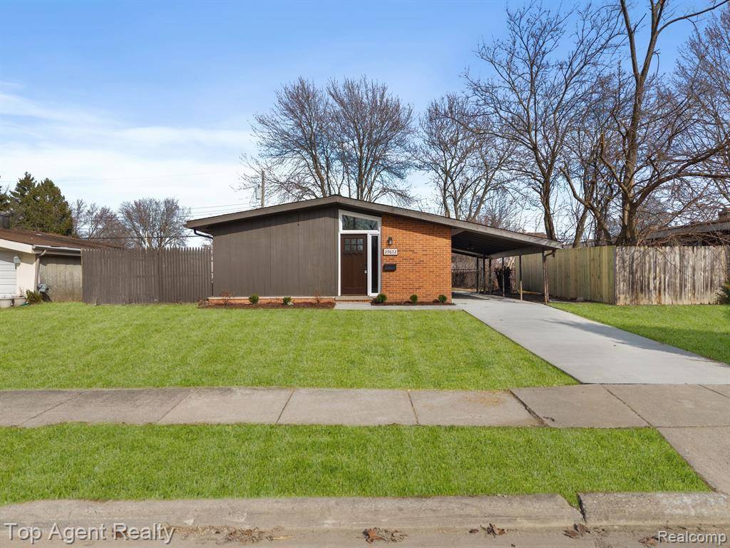 29672 FAIRFAX Street, Southfield, MI 48076