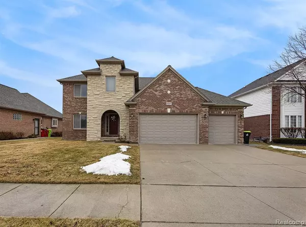 16417 BISHOPSGATE Drive, Macomb, MI 48044