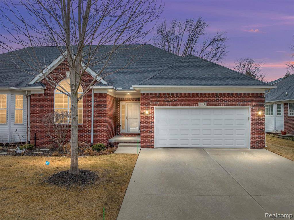 3813 Pointe Drive, Sterling Heights, MI 48314