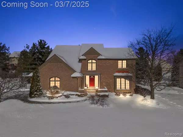 39074 HORTON Drive, Farmington Hills, MI 48331