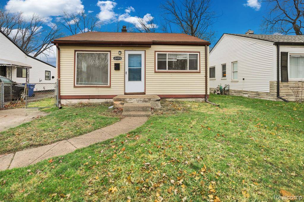 8499 MEADOW Avenue, Warren, MI 48089