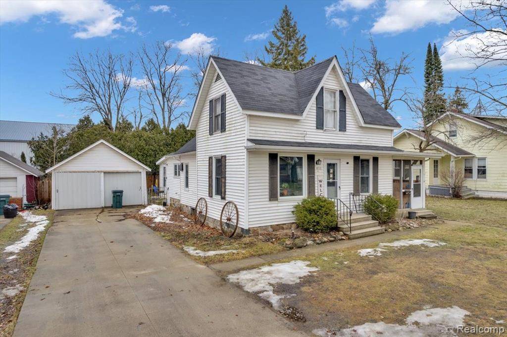 1232 N SAGINAW Street, Lapeer, MI 48446