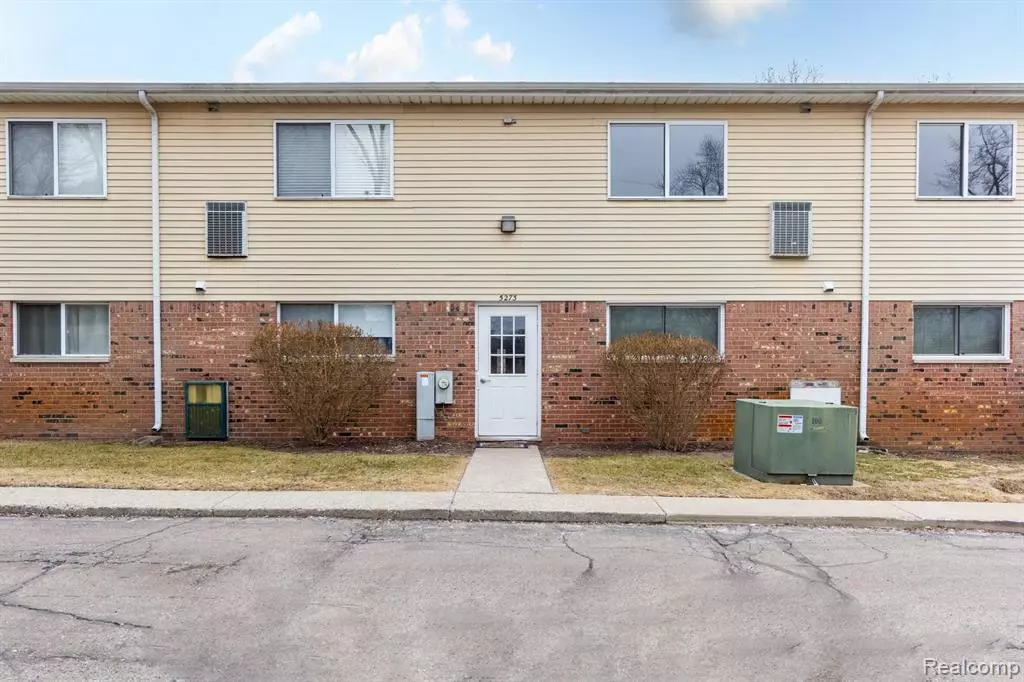 Waterford Twp, MI 48327,5273 HIGHLAND Road