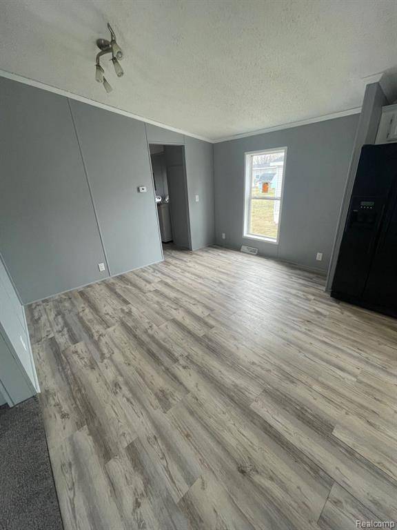 Fenton, MI 48430,11426 Harbor Cove