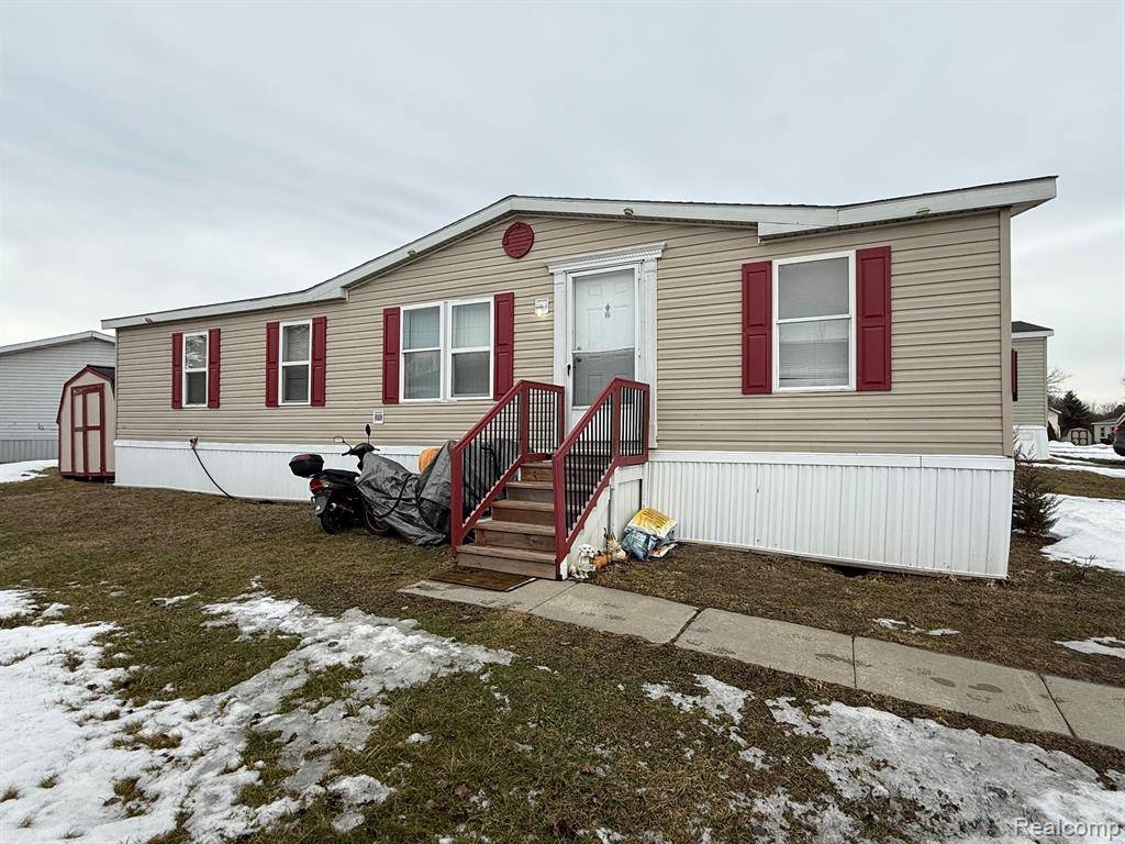 1347 Fox Run Ct, Pontiac, MI 48340