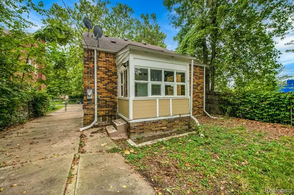 Detroit, MI 48224,5984 COURVILLE Street