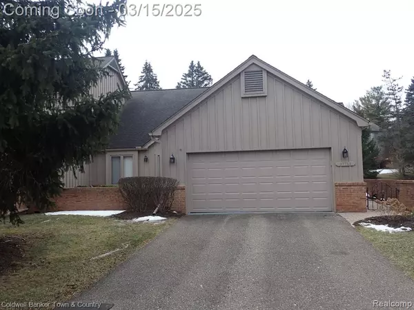 37711 AMBER Drive, Farmington Hills, MI 48331