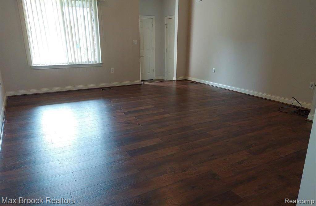 Troy, MI 48083,1113 BIRCHWOOD Drive
