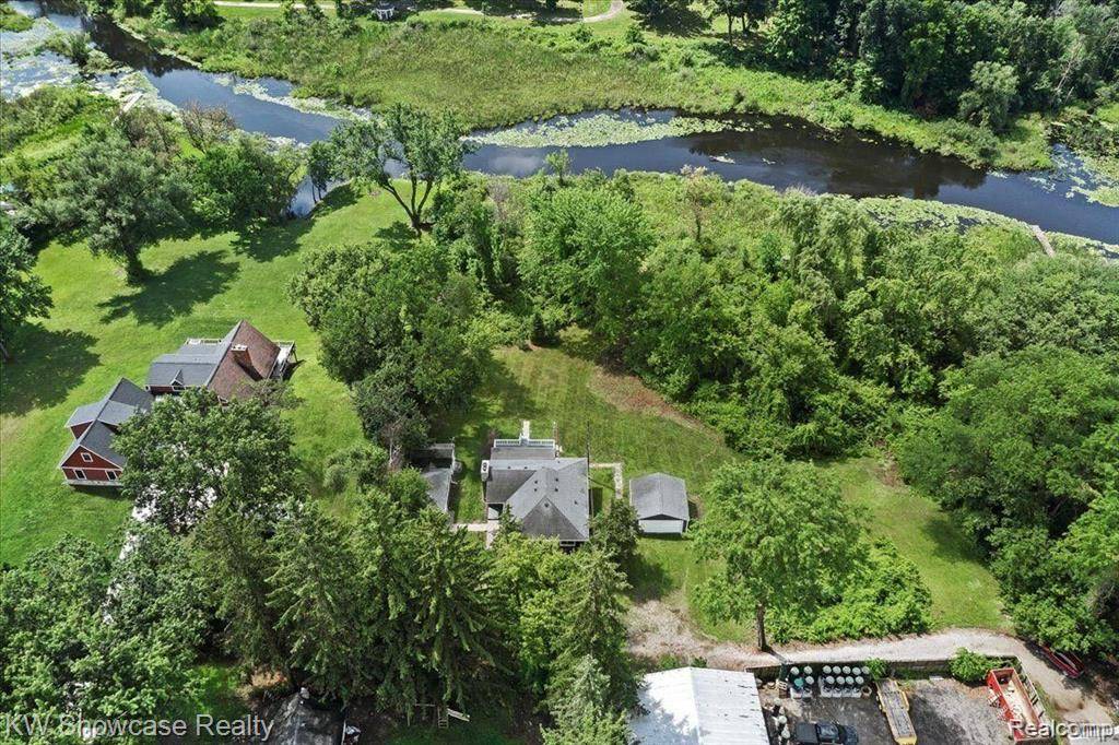 345 S HOUGHTON Street, Milford Vlg, MI 48381