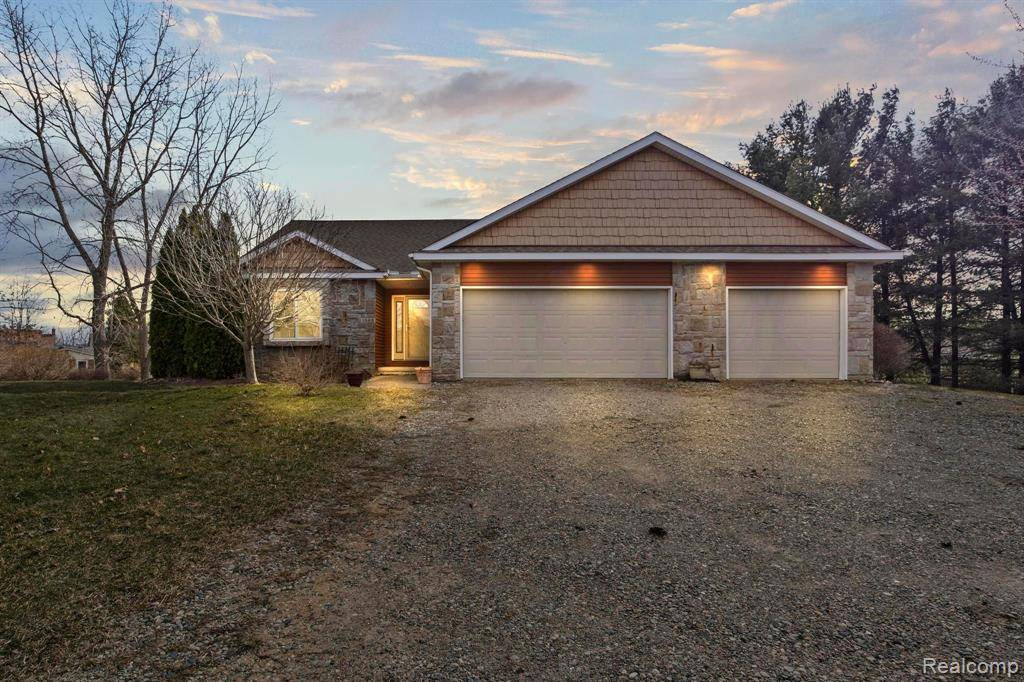 1563 MALIBU Court, Highland Twp, MI 48357