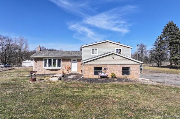 5486 W LOWE Road, Howell Twp, MI 48836