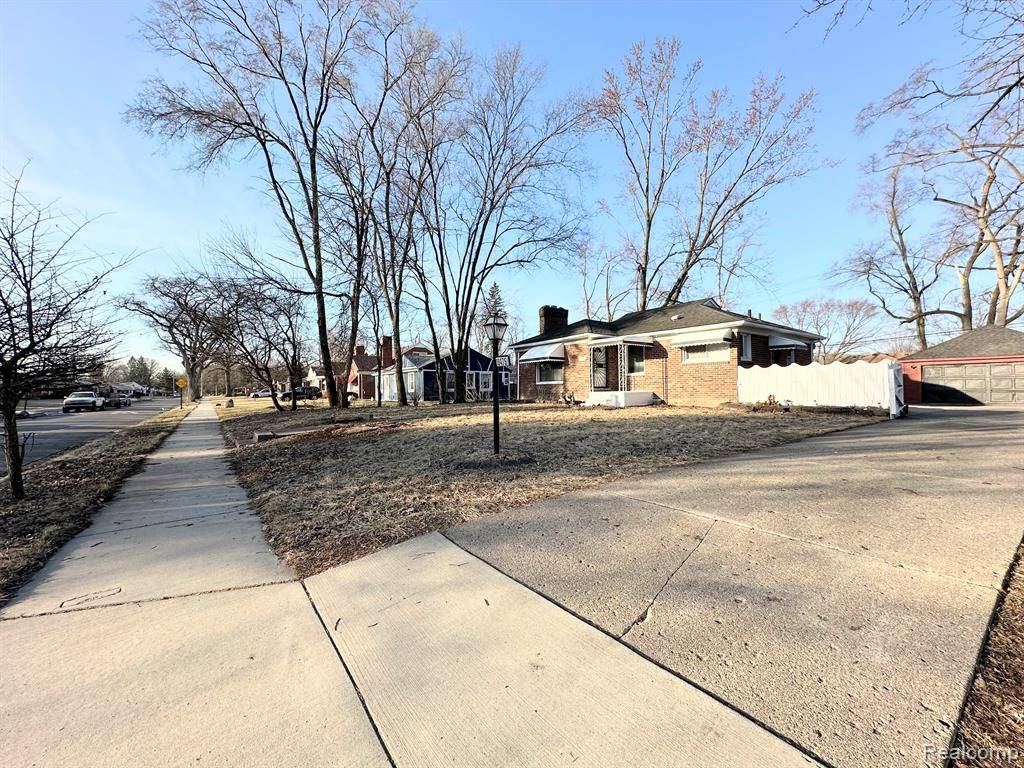 Detroit, MI 48219,19475 REDFERN Street