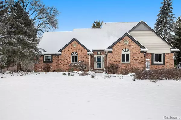8878 PIPPEN Drive,  Bruce Twp,  MI 48065
