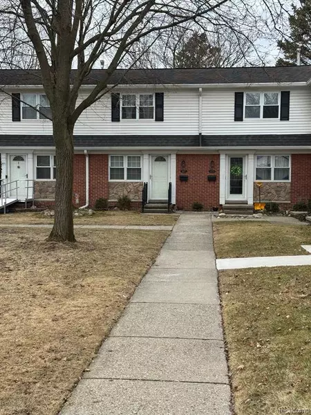 45577 Kensington Street, Utica, MI 48317