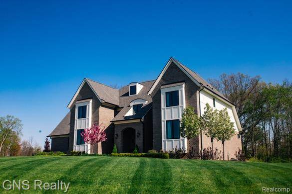 Romeo Vlg, MI 48065,72460 HENRY D DR