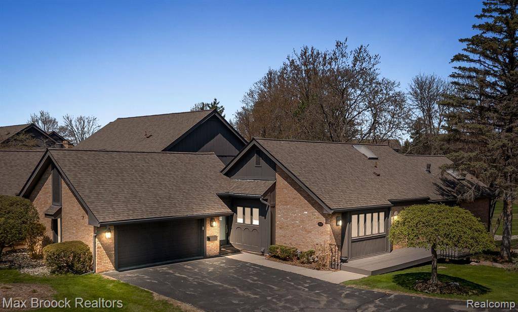 1920 Pine Ridge Lane, Bloomfield Twp, MI 48302