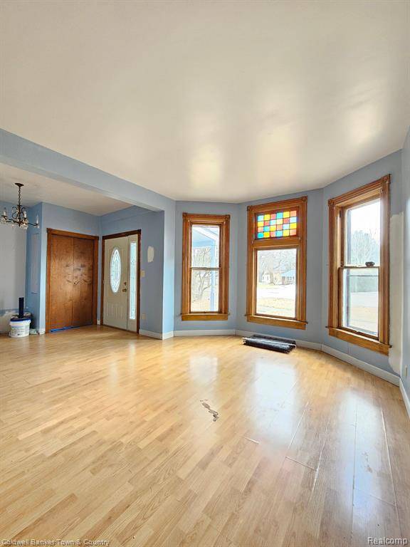 Vassar Twp, MI 48768,142 Maple st