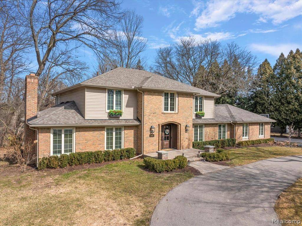 628 BENNINGTON Drive, Bloomfield Hills, MI 48304