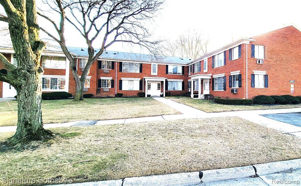Harper Woods, MI 48225,20870 Wildwood 221