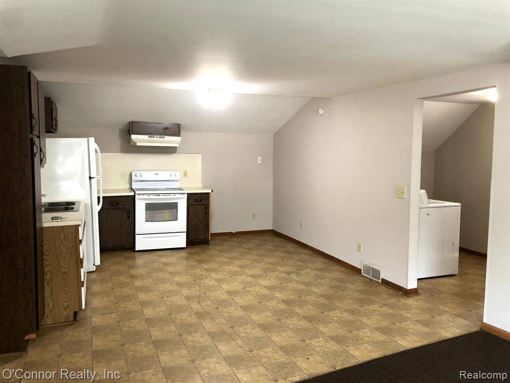 Port Huron, MI 48060,1017 PINE Street