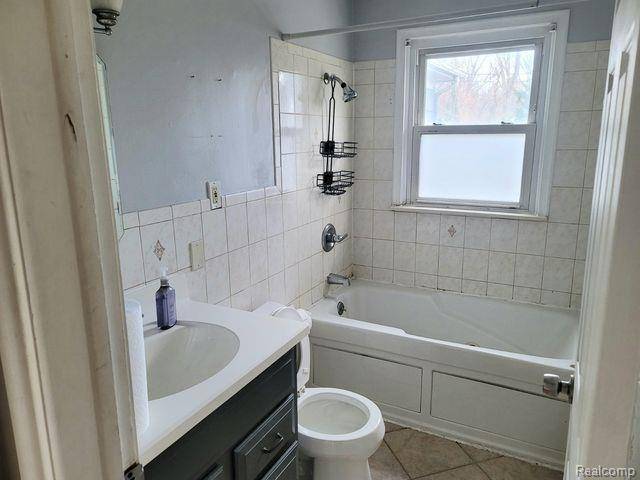 Livonia, MI 48152,18160 LATHERS Street