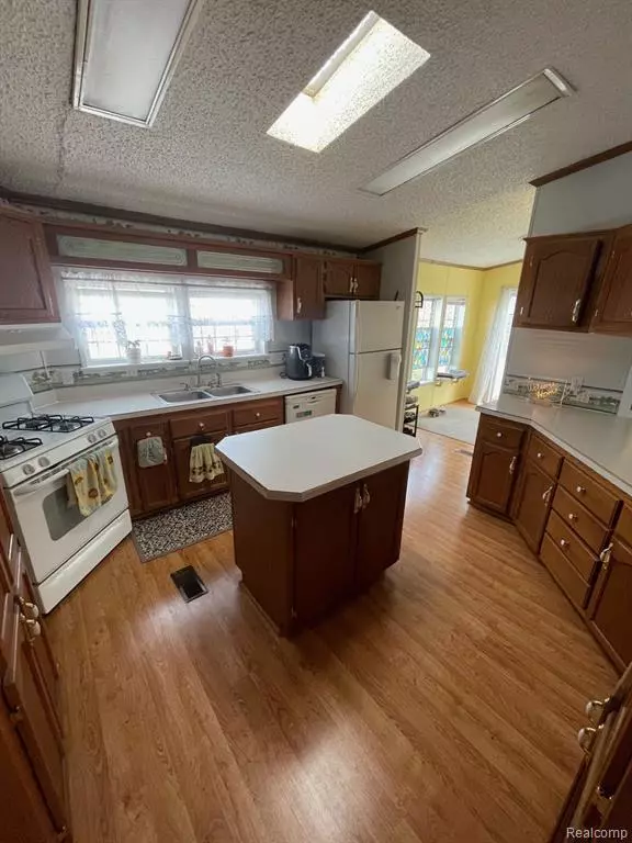 Grand Blanc Twp, MI 48439,73 Grey Fox Court
