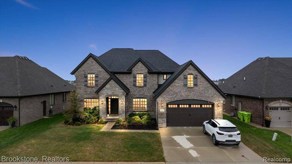 49677 MONARCH Drive, Macomb Twp, MI 48044