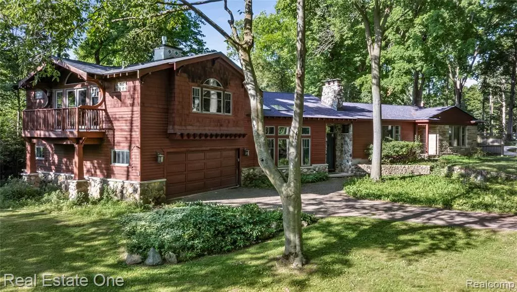 28190 WILDWOOD Trail, Farmington Hills, MI 48336