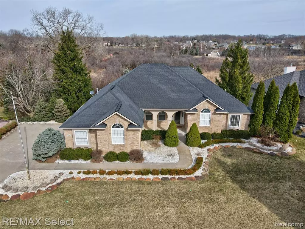 Fenton Twp, MI 48430,4392 OAK TREE Trail